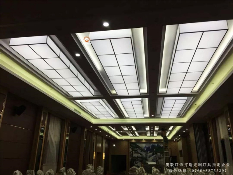 半岛app下载体育
工程案例 | 中山市小榄恒逸酒店项目定制灯具